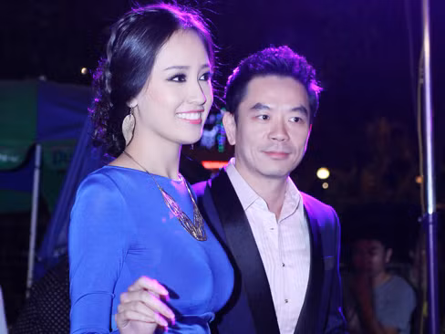 Mai Phương Thúy và 'bồ tin đồn' tình tứ dự tiệc