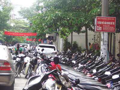 Nhức nhối vỉa hè Hà Nội