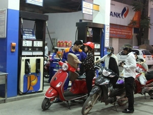 Xăng dầu đồng loạt giảm giá