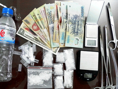 Buộc thôi việc cảnh sát giao thông sử dụng ma túy