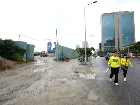 Hà Nội bó tay với đất 'vàng' bỏ hoang?