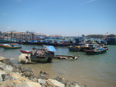 Cửa biển bồi lấp, nghề cá khủng hoảng