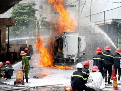 Hà Nội: 10 cây xăng bị xóa sổ, 100 phải di dời cải tạo