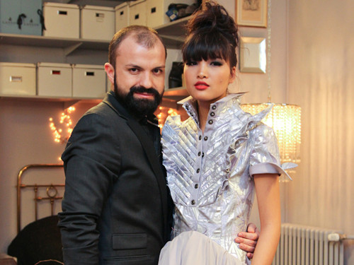 NTK Pháp khen 'gái quê' Chà Mi có body hoàn hảo