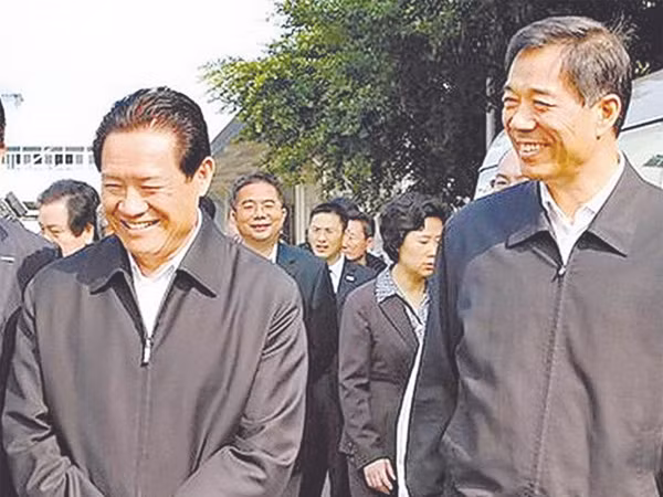 'Cộng sự' của Bạc Hy Lai trong Bộ chính trị đang mất quyền lực?