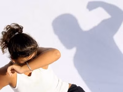 Chán nản vì chồng vừa gia trưởng lại vũ phu