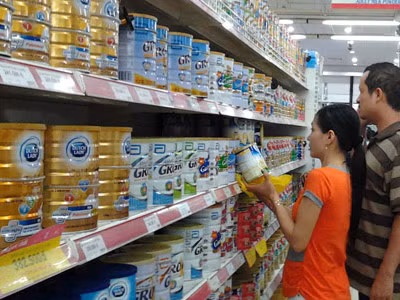 Kiểm soát chặt chất lượng rượu, sữa ngoại nhập