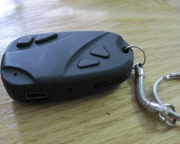 Thiết bị quay chụp lén ngụy trang móc chìa khóa