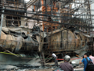 Sét đánh cháy siêu thị, thiệt hại hàng tỷ đồng