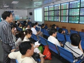 Tiền đổ vào chứng khoán tăng đột biến