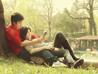 Gian nan chuyện tình 'phi công trẻ lái máy bay bà già'