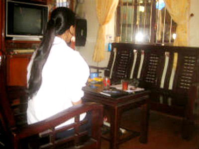 Bé gái bị xâm hại kể lại sự việc