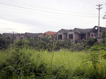 Doanh nghiệp bất động sản mong ngân hàng siết nợ