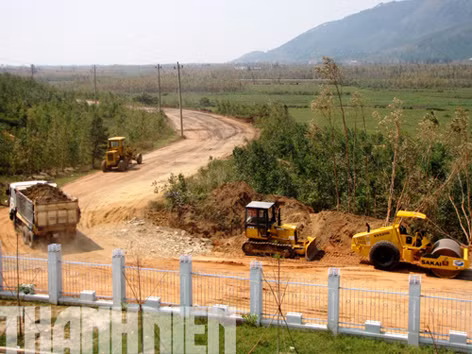 Cận cảnh thi công đường vào nơi an táng Đại tướng Võ Nguyên Giáp