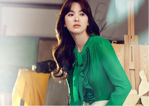 Diện đồ công sở như Song Hye Kyo