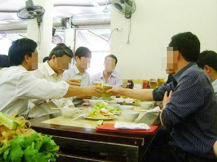 Chuyện xả hơi của các 'quý ông' văn phòng