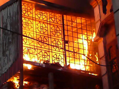 Đốt quần áo vợ, cháy luôn cả nhà