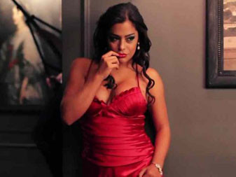 'Quả bom sex World Cup' bị bồ đá vì quá béo