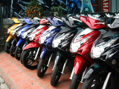 Xe máy ế ẩm: Đại lý thua lỗ, DN dừng sản xuất