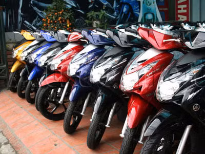 Xe máy ế ẩm: Đại lý thua lỗ, DN dừng sản xuất