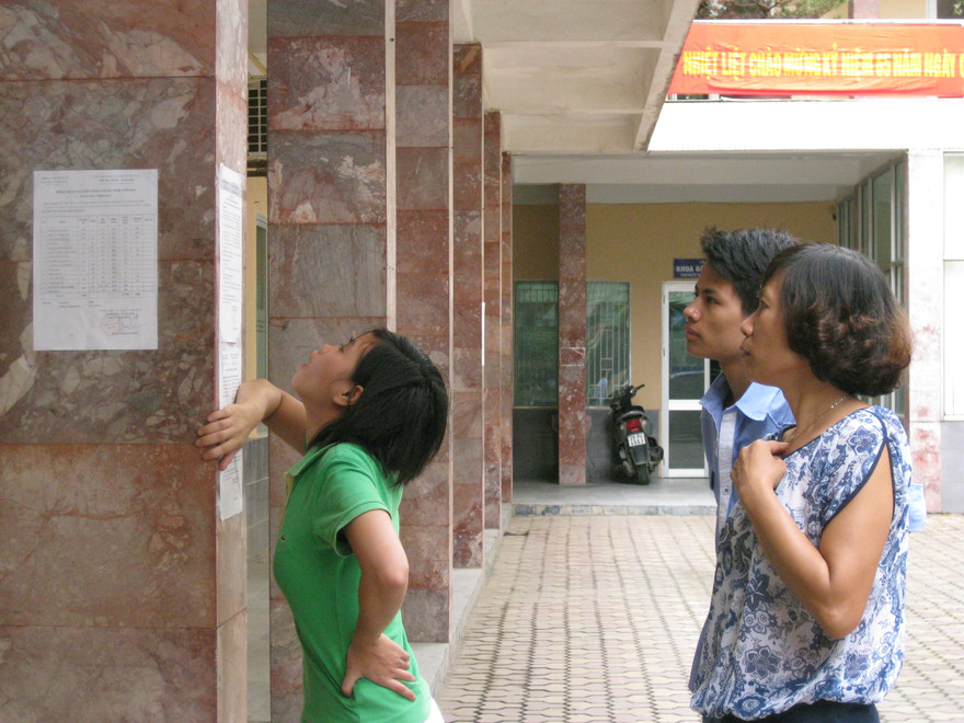 Đại học Ngân hàng TPHCM hủy danh sách trúng tuyển do hạ điểm