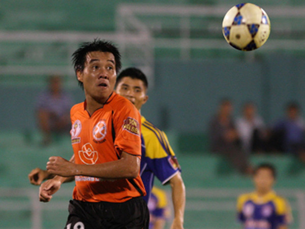 Scandal mới của bóng đá Việt: Lôi kéo cầu thủ bán độ