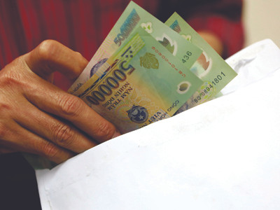 Báo động đỏ thu nhập ngoài lương