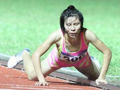 Để thần tượng chắp cánh cho ta