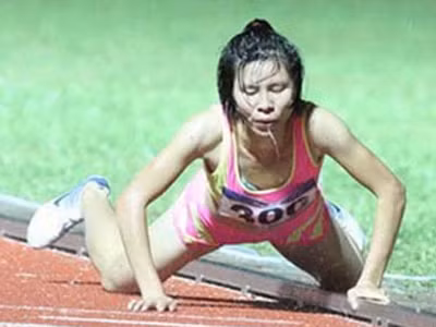 Để thần tượng chắp cánh cho ta