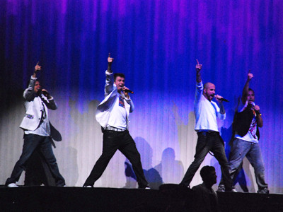 Các chàng trai Backstreet Boys trên sân khấu Quân khu 7	Ảnh: Trọng Thịnh