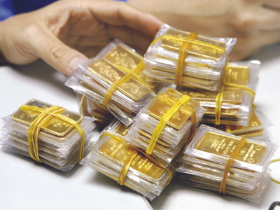 Bắt đầu thu phí gửi vàng