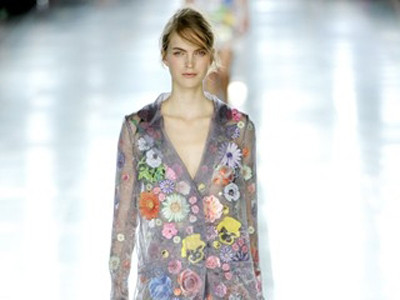 Sắc xuân tràn ngập sàn thời trang