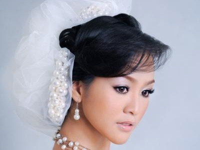 Trang điểm lộng lẫy cho cô dâu
