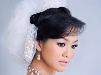 Trang điểm lộng lẫy cho cô dâu
