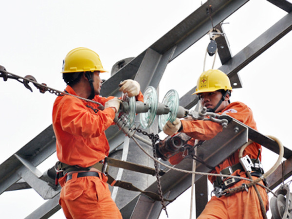 Theo các chuyên gia, việc quản lý kiểu 3 trong 1 hiện nay của ngành điện dẫn đến những xung đột về lợi ích nhóm