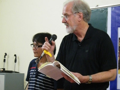 Thơ Nguyễn Trãi vòng quanh nước Mỹ