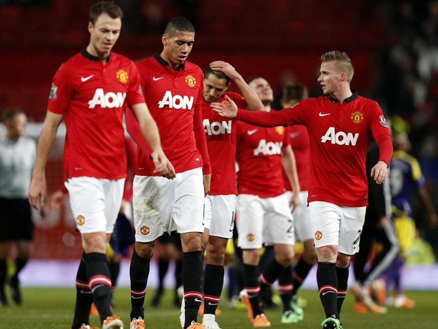 Thua trận trước Swansea, MU khiến fan nhà phải uống nước tiểu