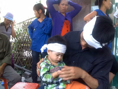 “Nín đi con, mẹ đã đi xa lắm”