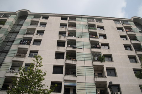 Rơi từ tầng 7 chung cư, bé trai 4 tuổi thiệt mạng