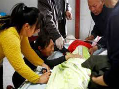 Rùng mình chiêu giành giật học sinh bằng... thuốc chuột