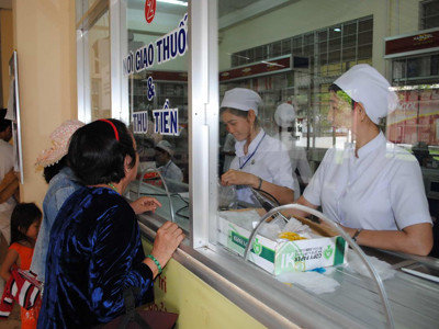 Người dân là đối tượng chịu thiệt đầu tiên trước những sai phạm của ngành y