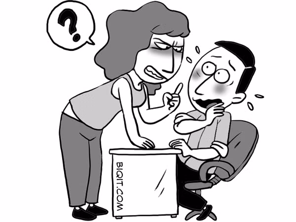 Cô ấy hành hạ tôi bằng kiểu tra vấn