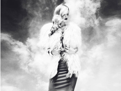 Lộng lẫy với áo choàng lông dạ hội