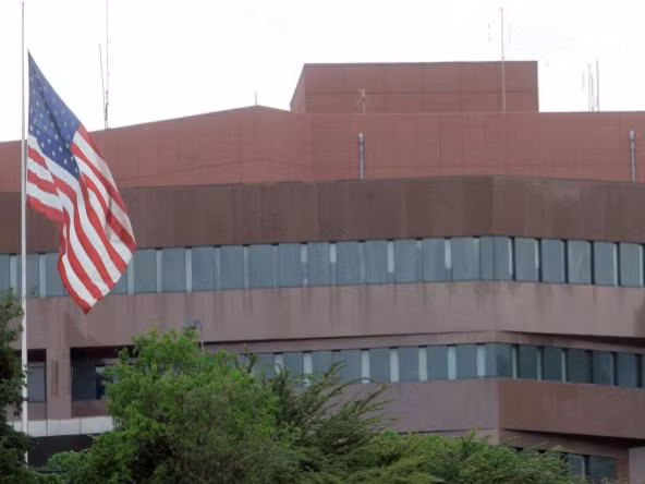 Nổ súng ở Venezuela, hai nhân viên Đại sứ quán Mỹ trúng đạn