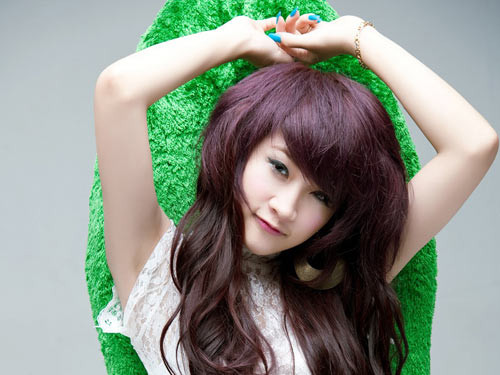 Hotgirl Vân Navy thừa nhận dao kéo