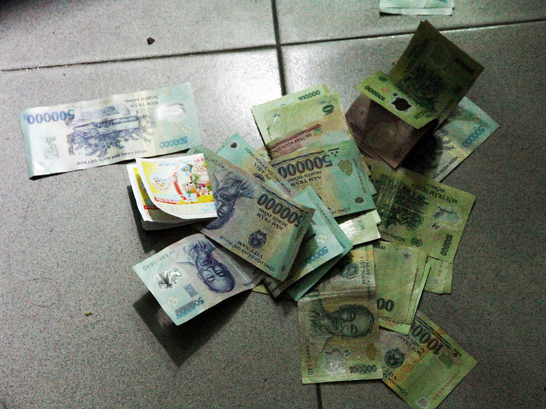 Phát hiện ổ bài bạc trong quán cà phê