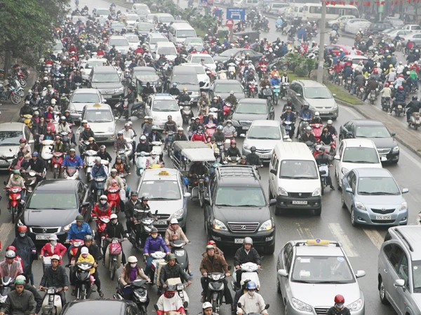 Đường Trần Khát Chân (Hà Nội) buổi sáng thường bị ùn tắc Ảnh: Hồng Vĩnh