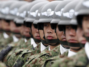 Quân đội Nhật: Tăng tàu khu trục, giảm xe tăng