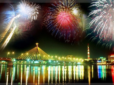 Đà Nẵng hôm nay 'Lung Linh Sắc Việt'