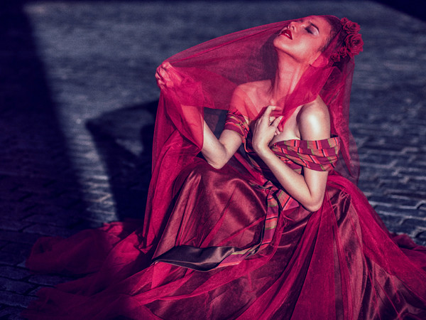 Đinh Ngọc Diệp làm cô dâu bị bỏ rơi giữa New York